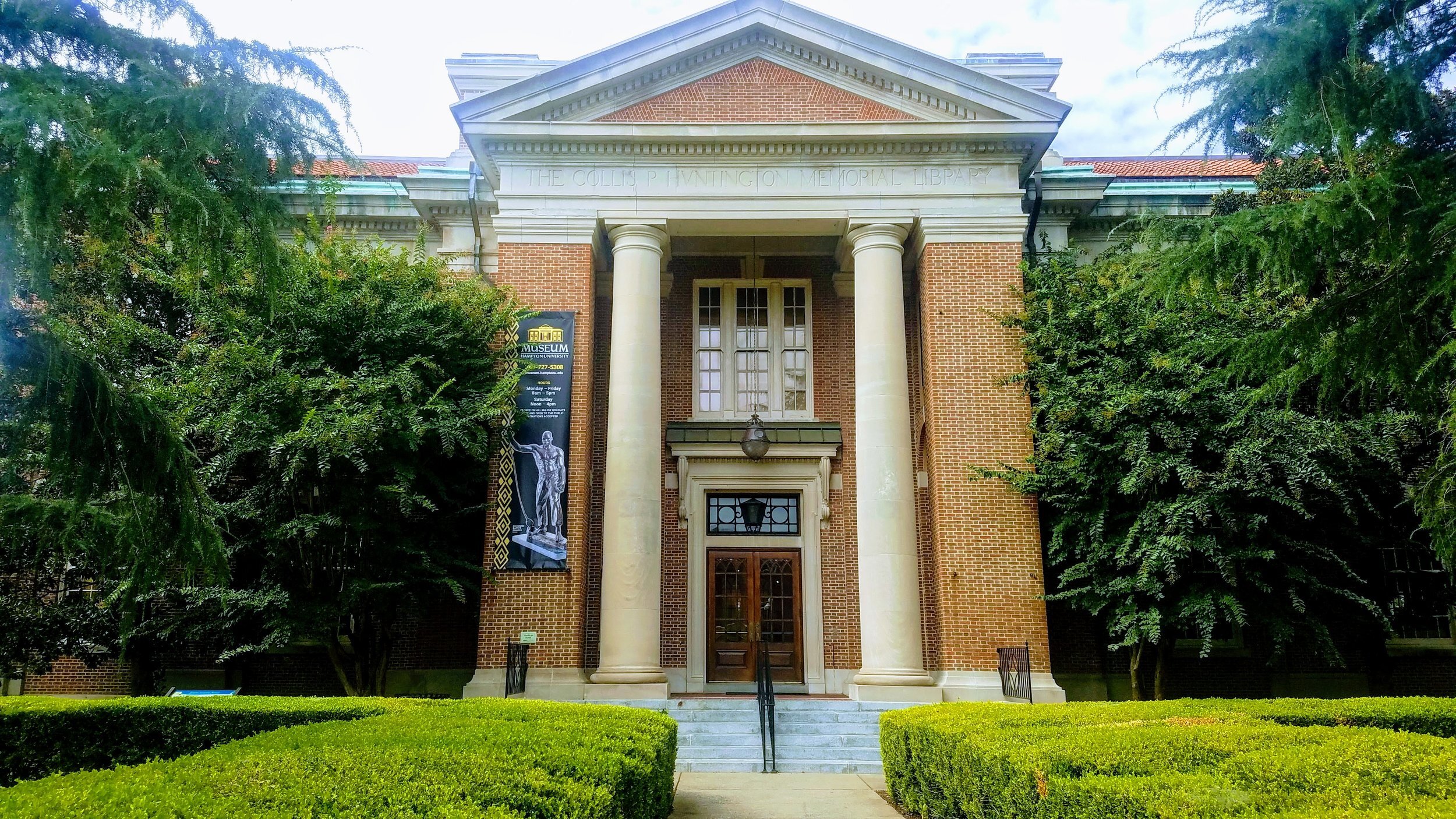 Hampton University Art Museuem, Hampton, Virginia (photo credit: R. Andrew Myers).