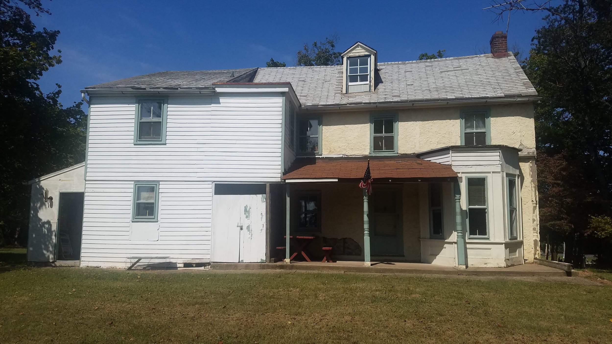 Front view of the William Tennent House (photo credit: R. Andrew Myers).